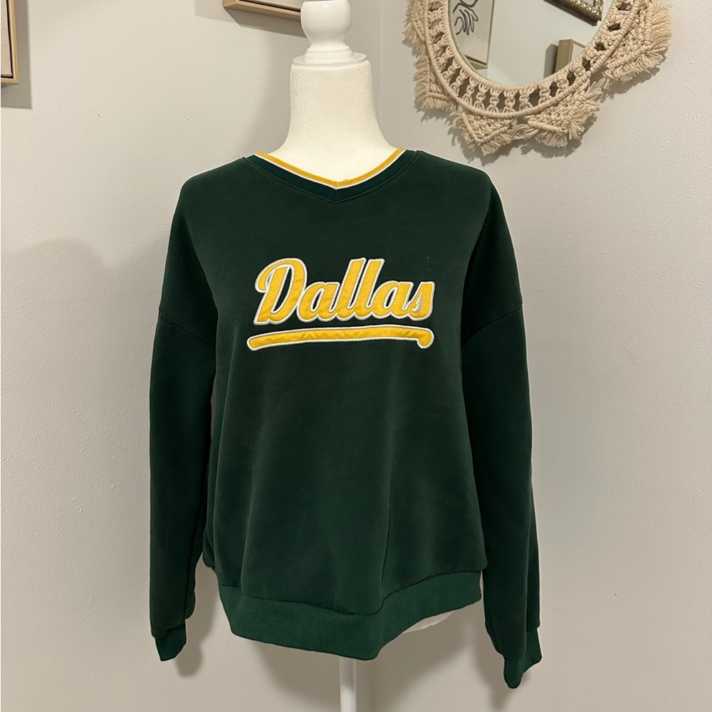 Edikted Green and Yellow V-Neck Sweater